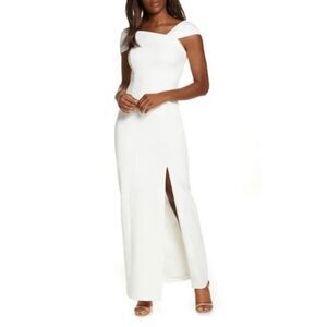 Vince Camuto Asymmetrical Neck White Gown (2)